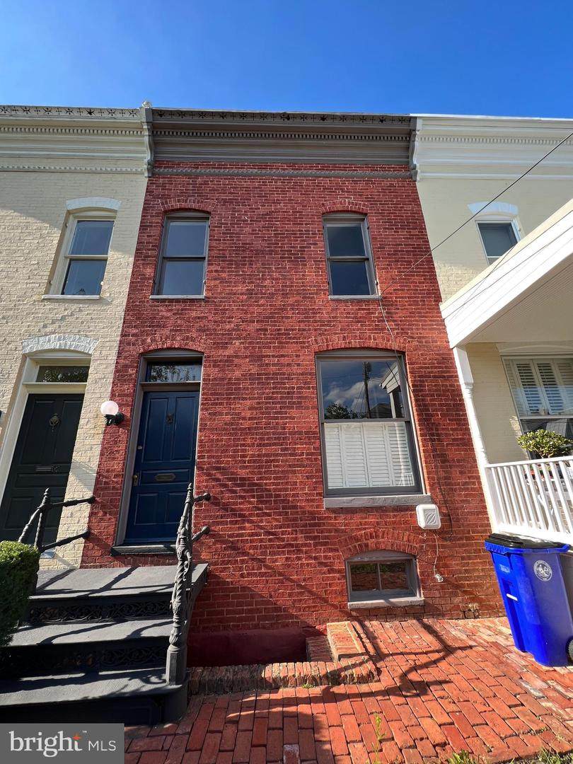 103 7TH Street - Photo 1