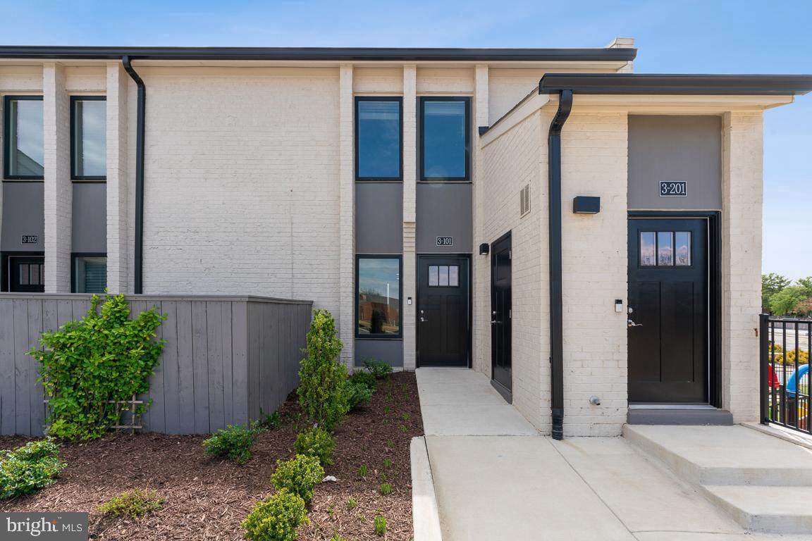 19520 Village Walk Dr. - Photo 1