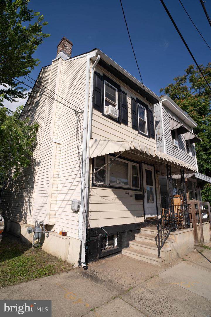 46 Bond Street - Photo 1