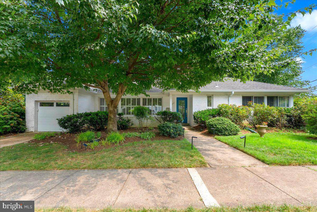 2395 Quincy Street - Photo 1