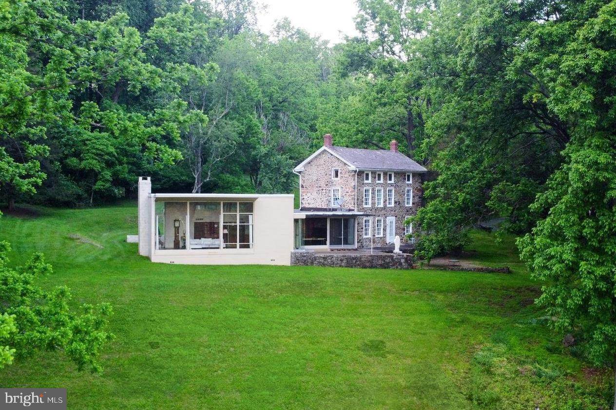 2585 Charlestown Road - Photo 1