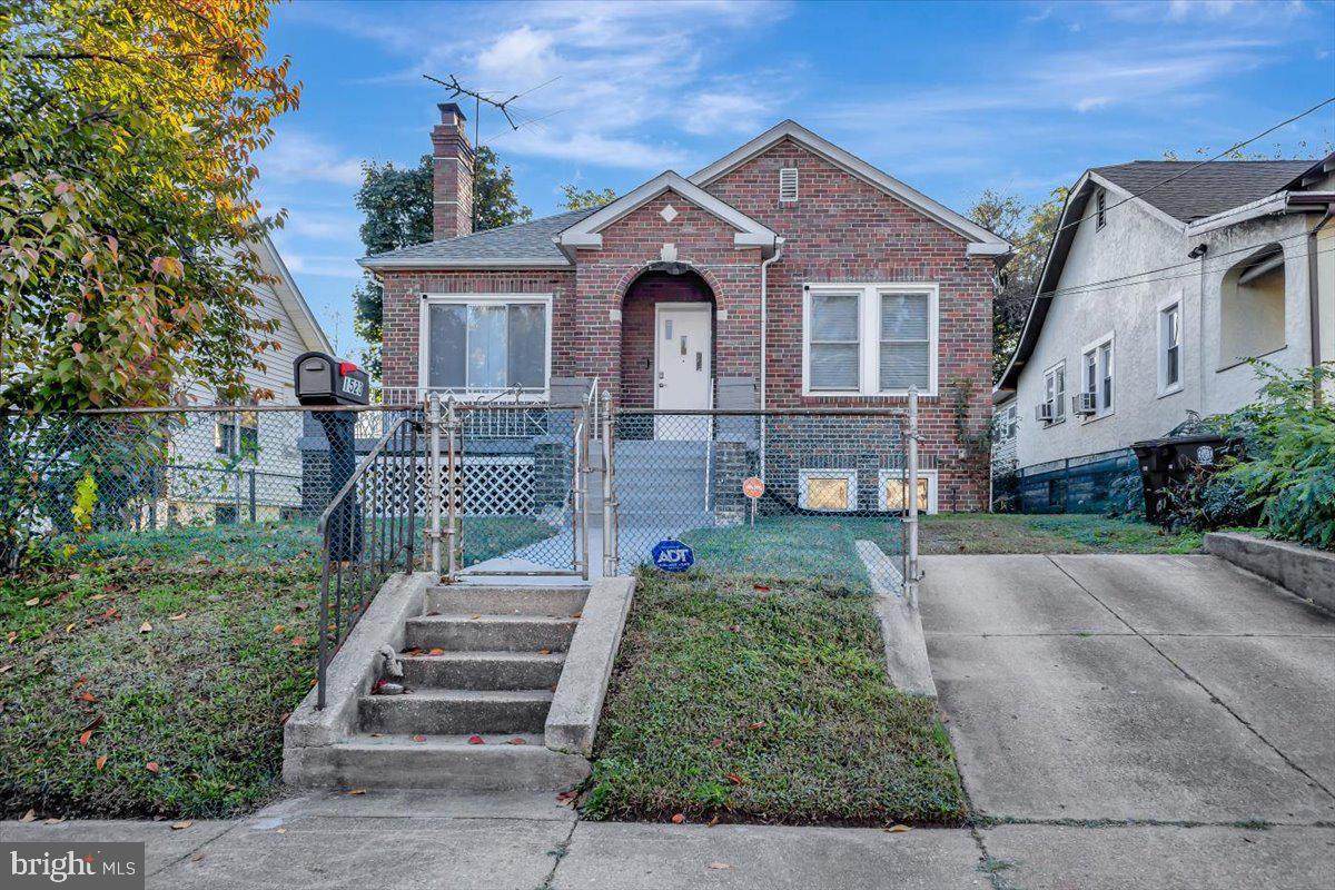 1523 Beaver Heights Lane - Photo 1