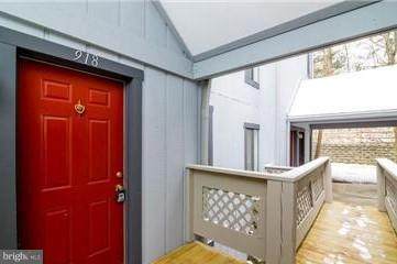 918 Windbrooke Drive - Photo 1