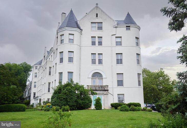 101 North Carolina Avenue - Photo 1