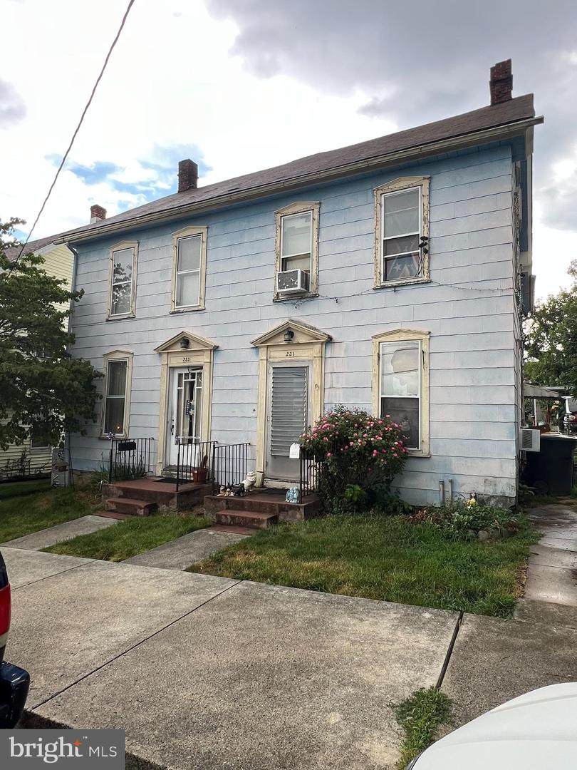 231 West North Street - Photo 1