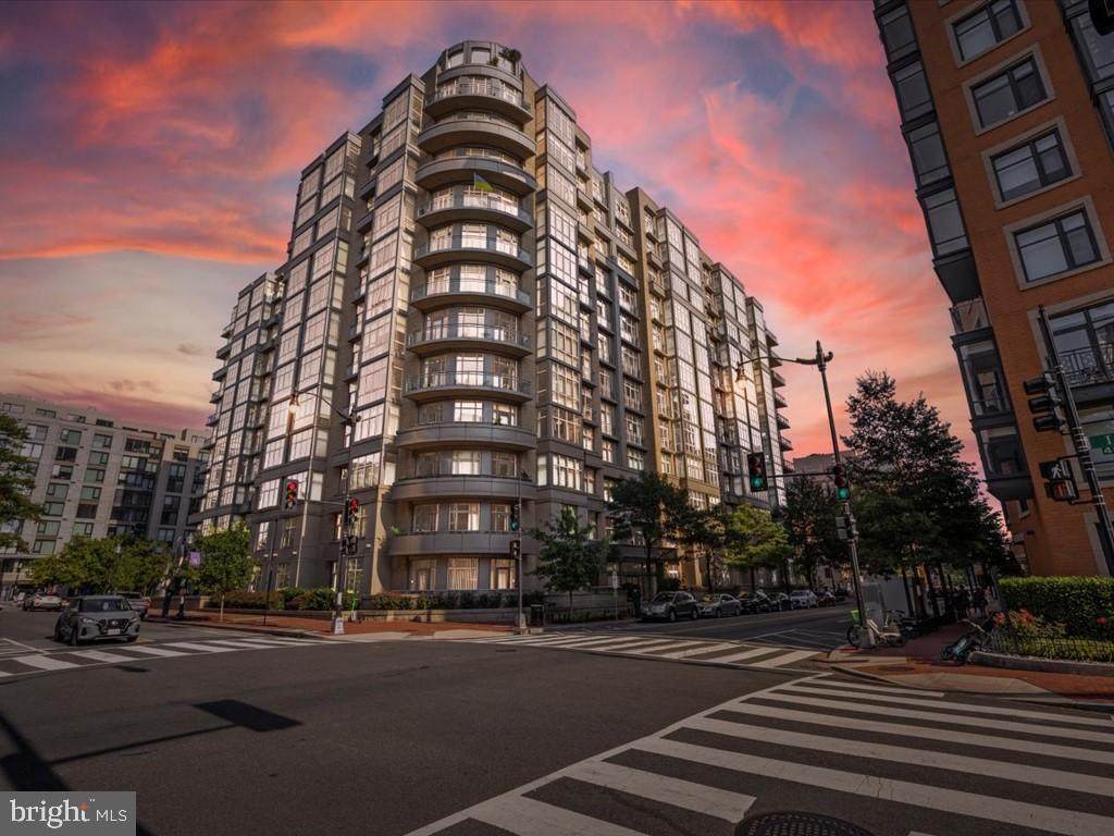 811 4TH Street - Photo 1