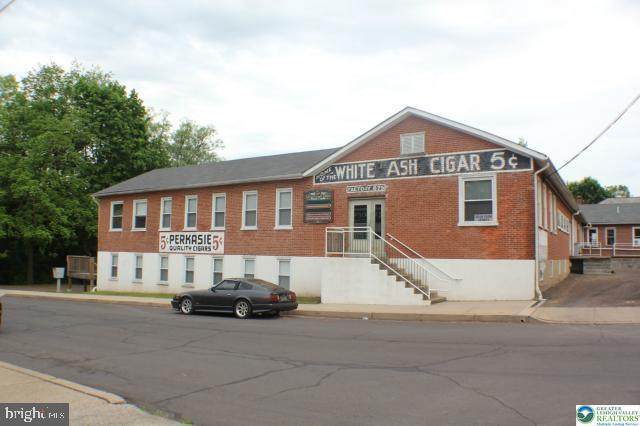 214 4TH Street - Photo 1