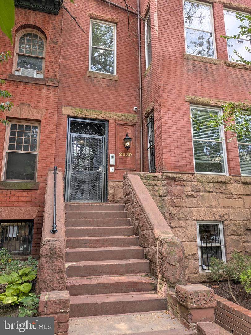 2032 O Street - Photo 1