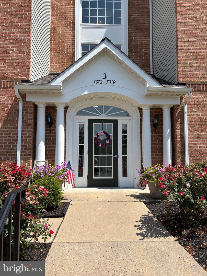 5374 Glenthorne Court - Photo 1