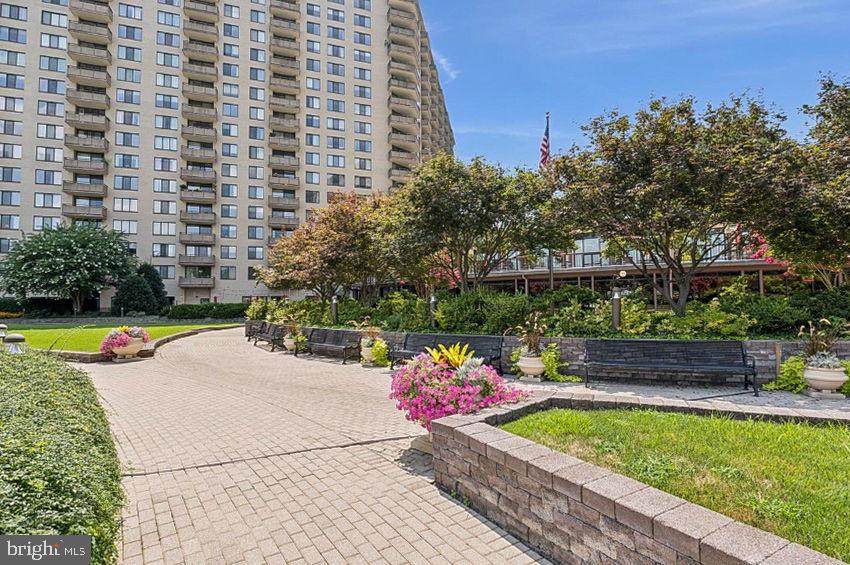 5225 Pooks Hill Road - Photo 1