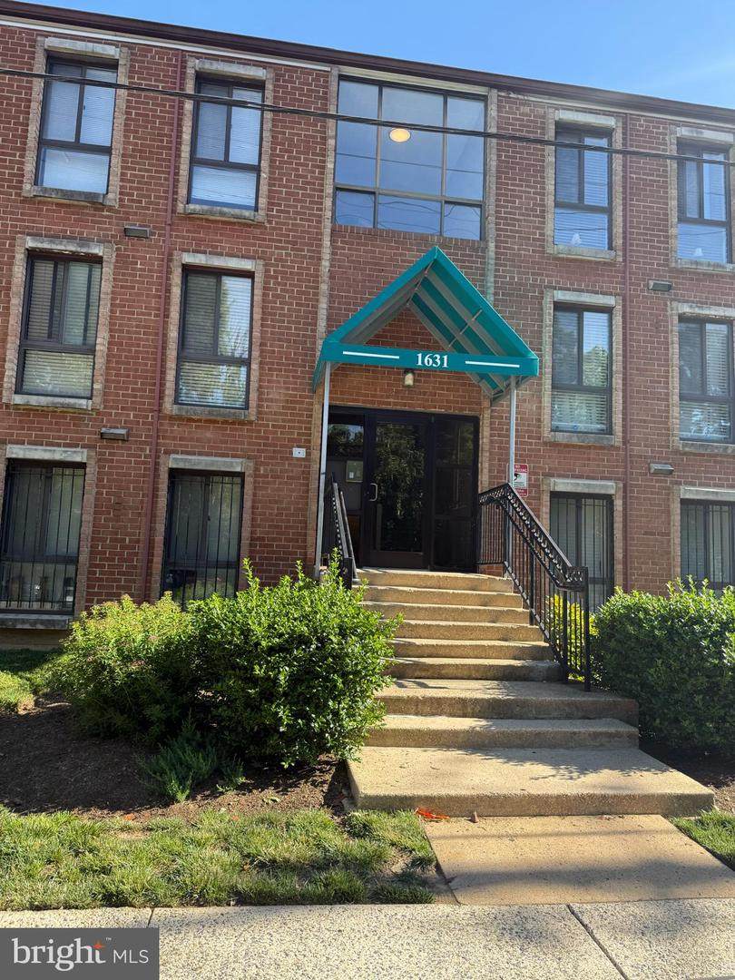 1631 Gainesville Street - Photo 1