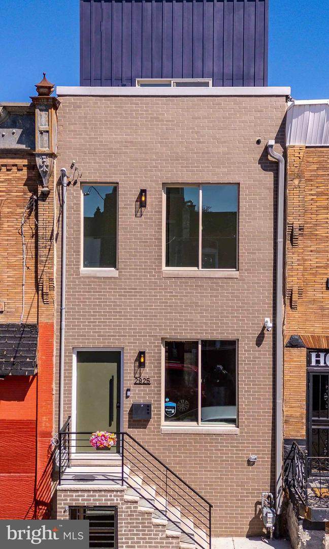 2925 Master Street - Photo 1
