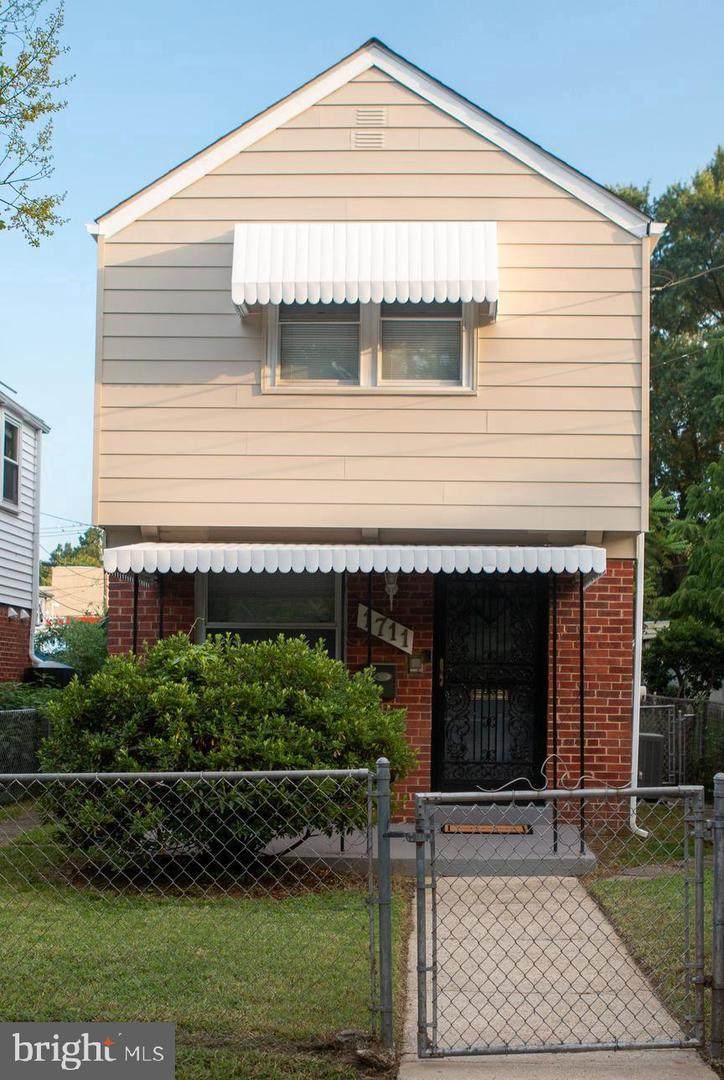 1711 Newton Street - Photo 1