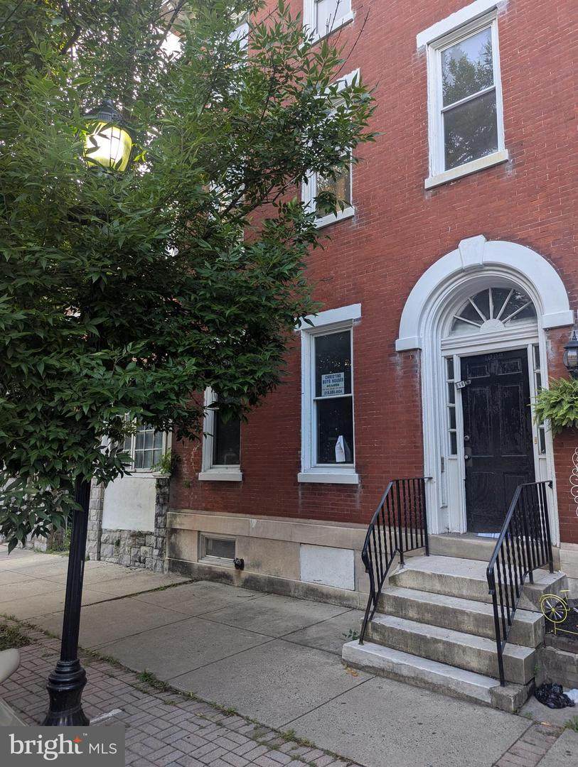 1009 Dekalb Street - Photo 1