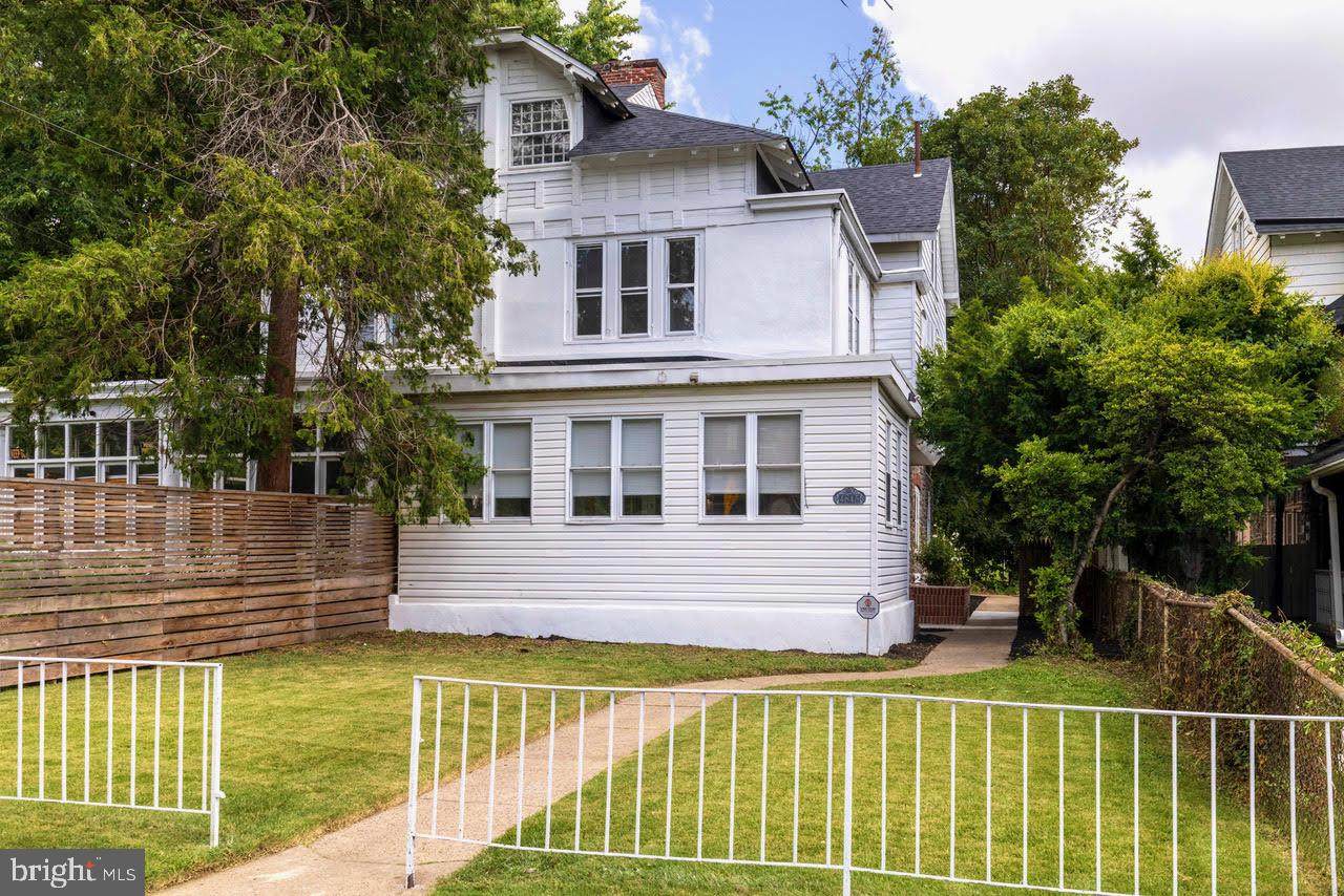 4845 Pulaski Avenue - Photo 1