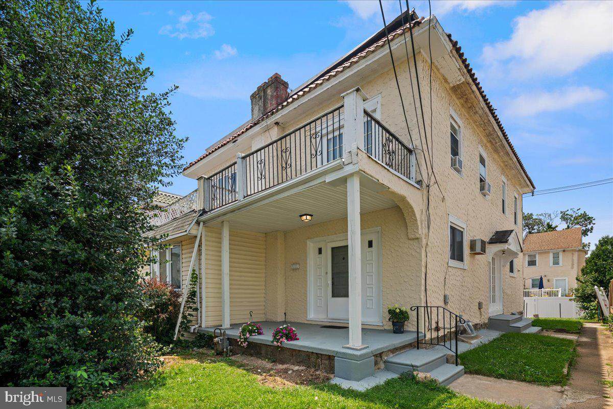 908 Yeadon Avenue - Photo 1