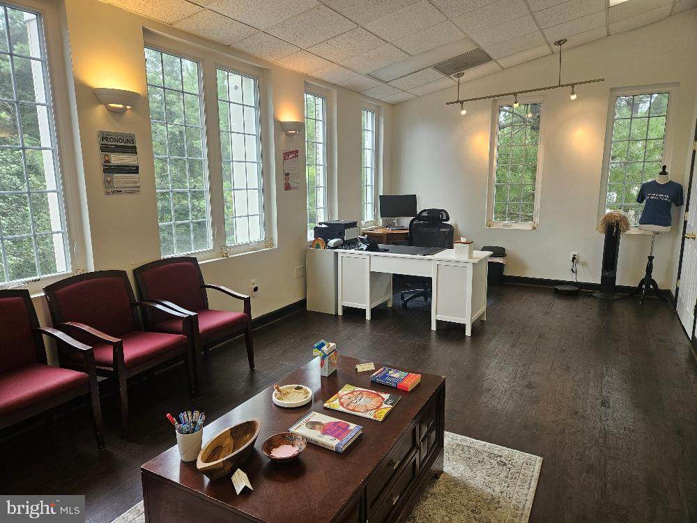 3919 Blenheim Boulevard - Photo 1