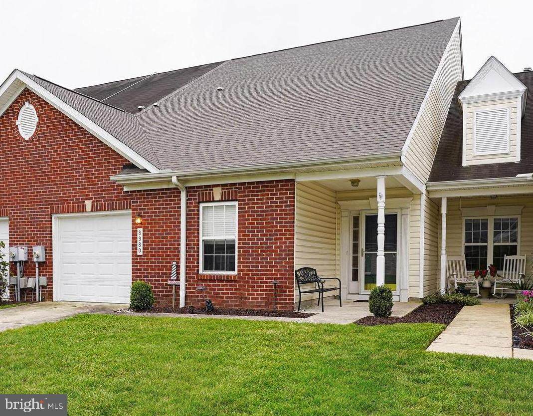 8980 Executive Club Drive - Photo 1