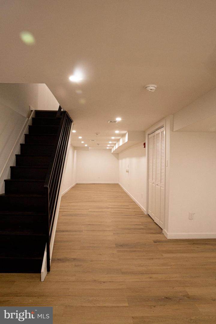 2440 Clifford Street - Photo 1