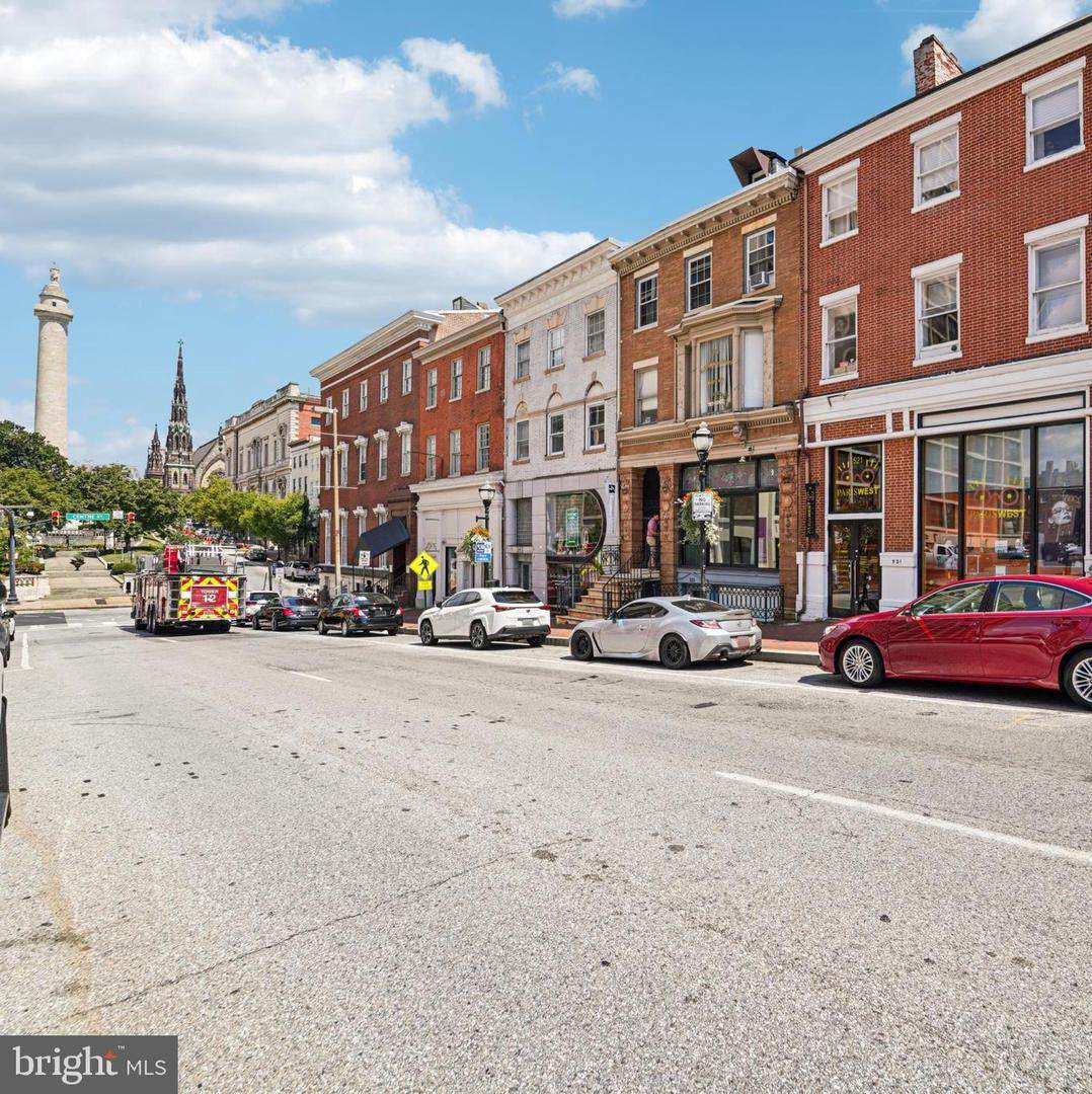 523 Charles Street - Photo 1