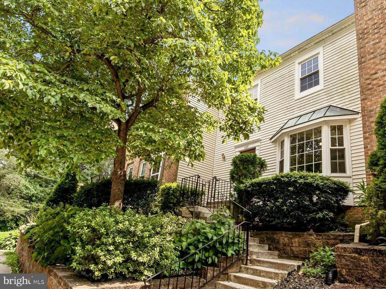 6105 Heron Pond Court - Photo 1