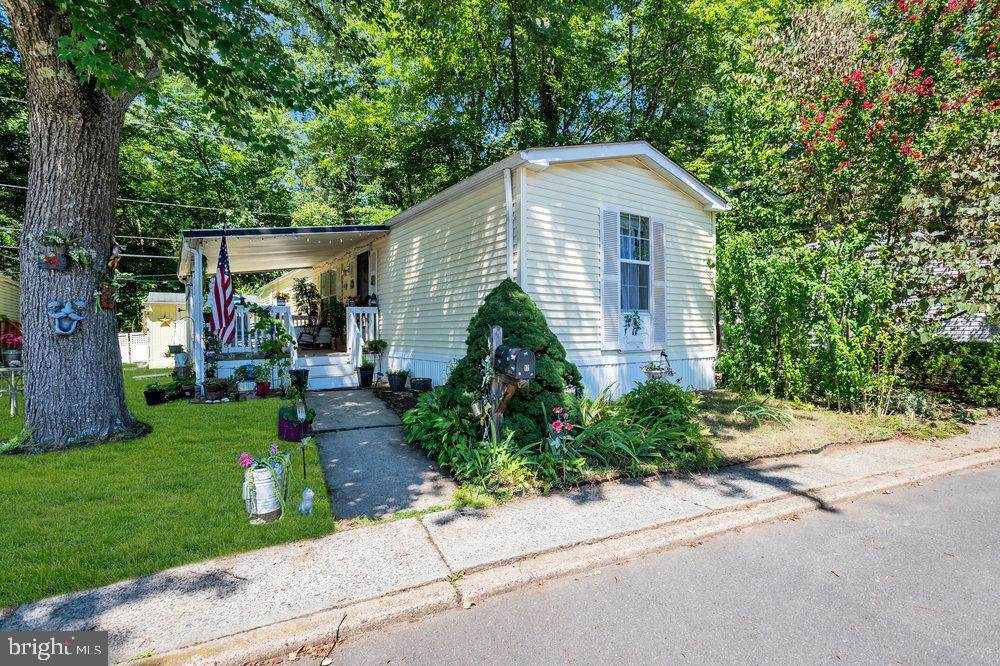 17 South Drive - Photo 1