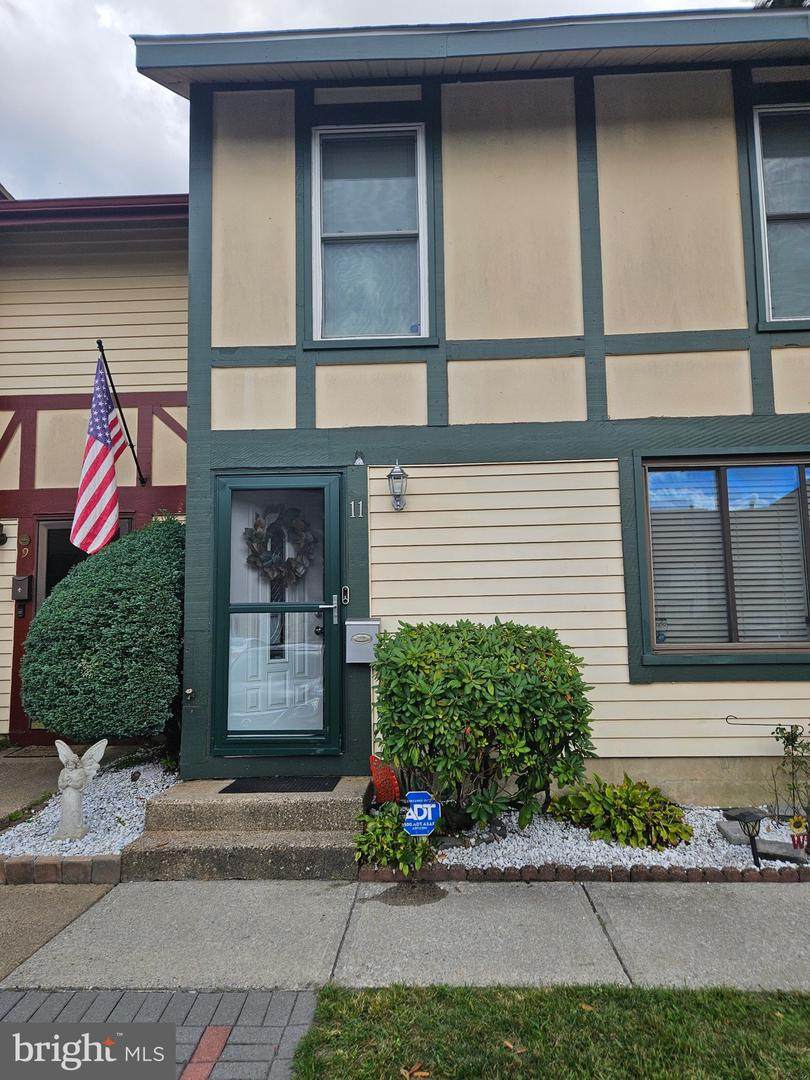 11 Dover Court - Photo 1