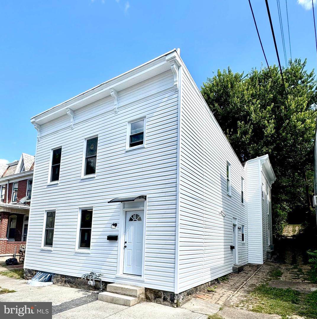 449 Columbia Street - Photo 1