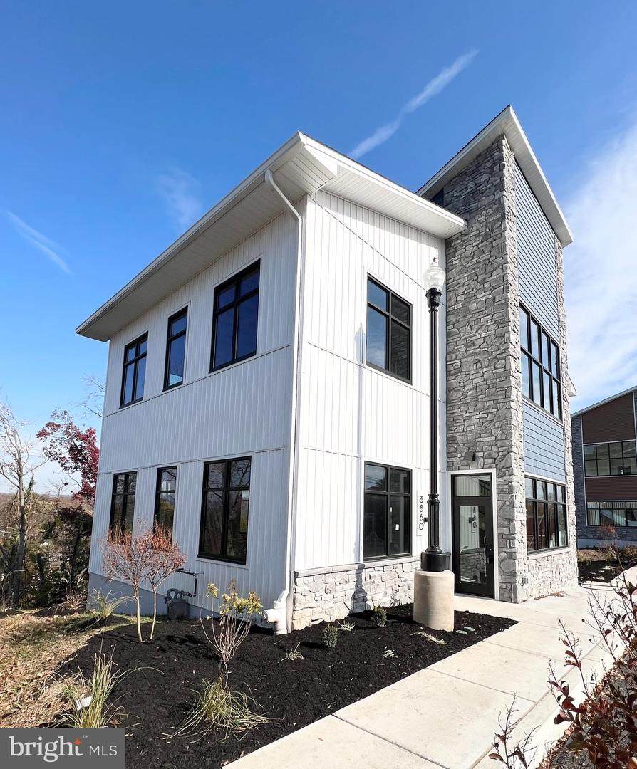 3860 Market St - Photo 1