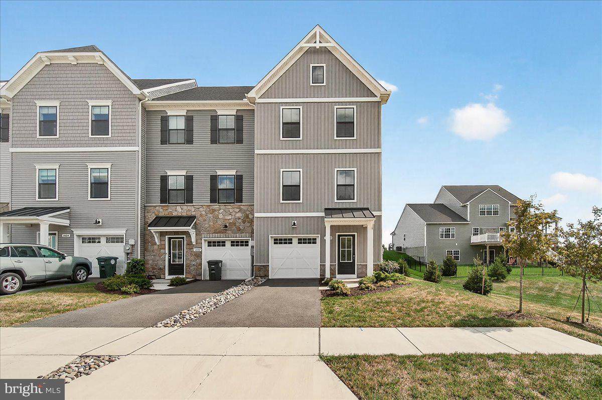 1600 Corn Crib Pl - Photo 1