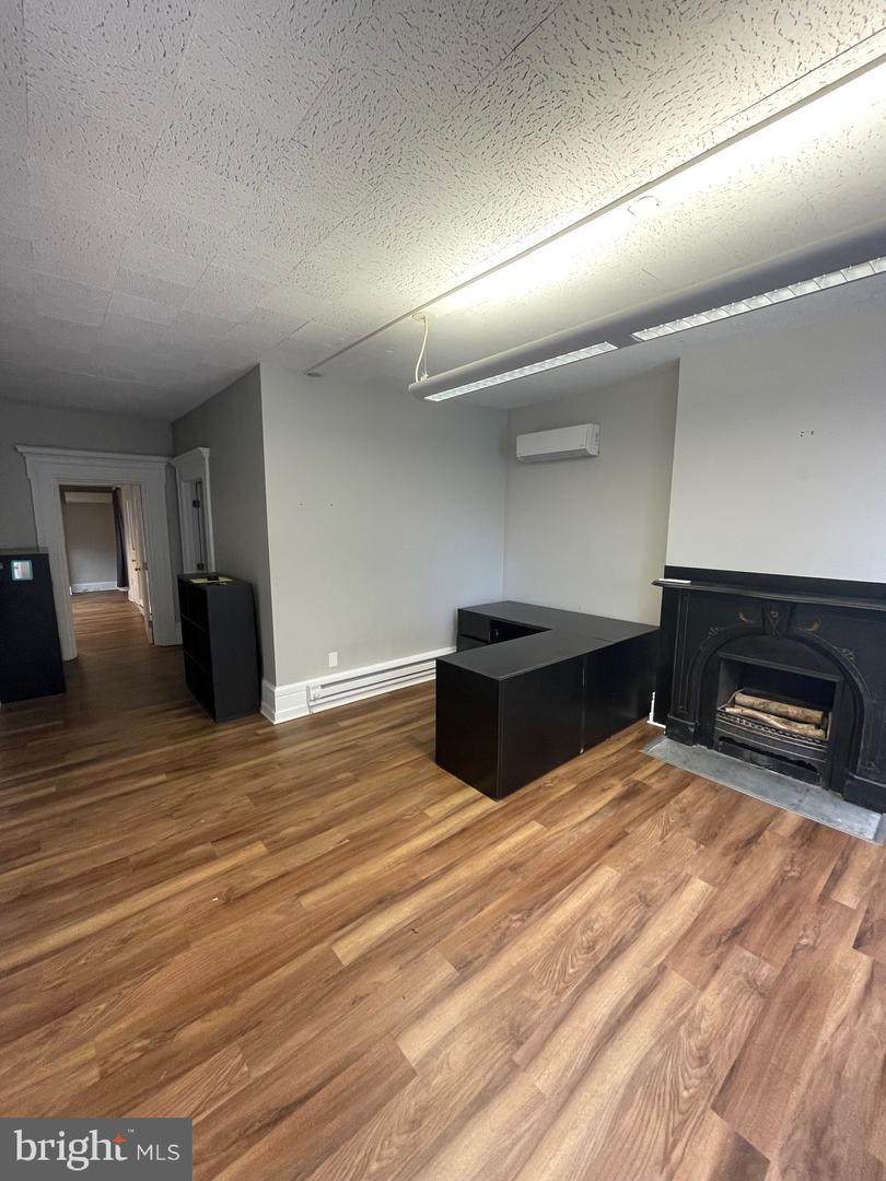 213 Hanover Street - Photo 1