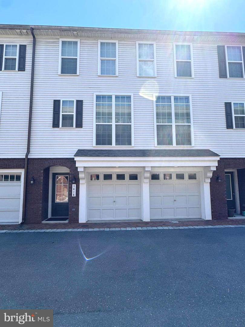 1414 Benton Way - Photo 1