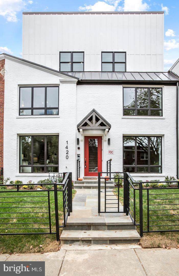 1420 Staples Street - Photo 1