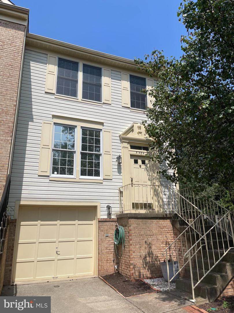 21924 Greentree Terrace - Photo 1