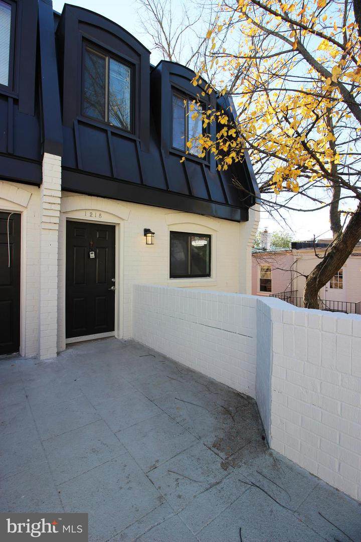 1218 Eton Court - Photo 1