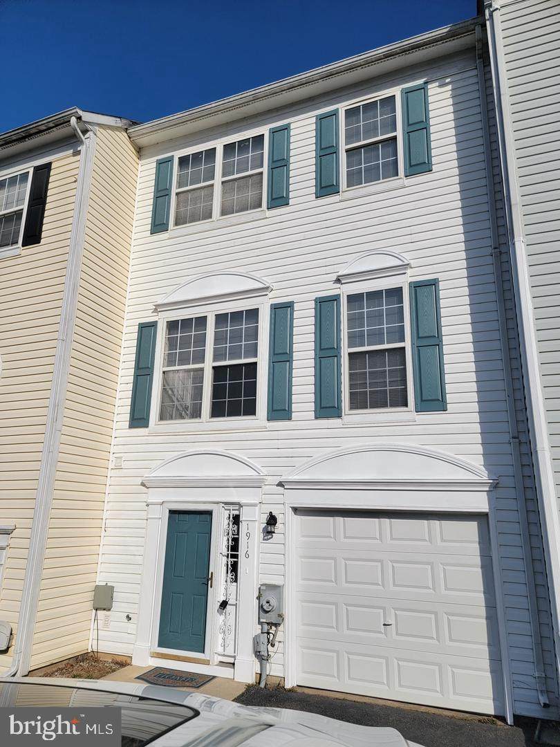 1916 Trenton Place - Photo 1