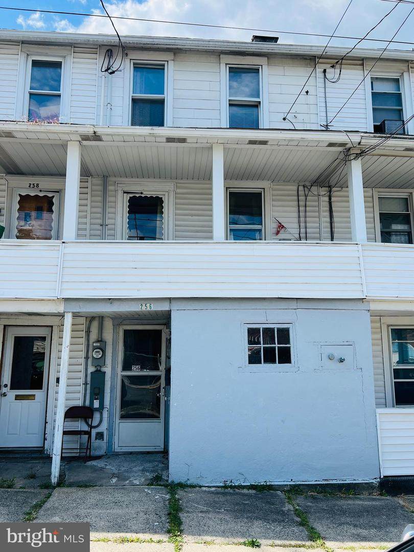 256 5TH Street - Photo 1