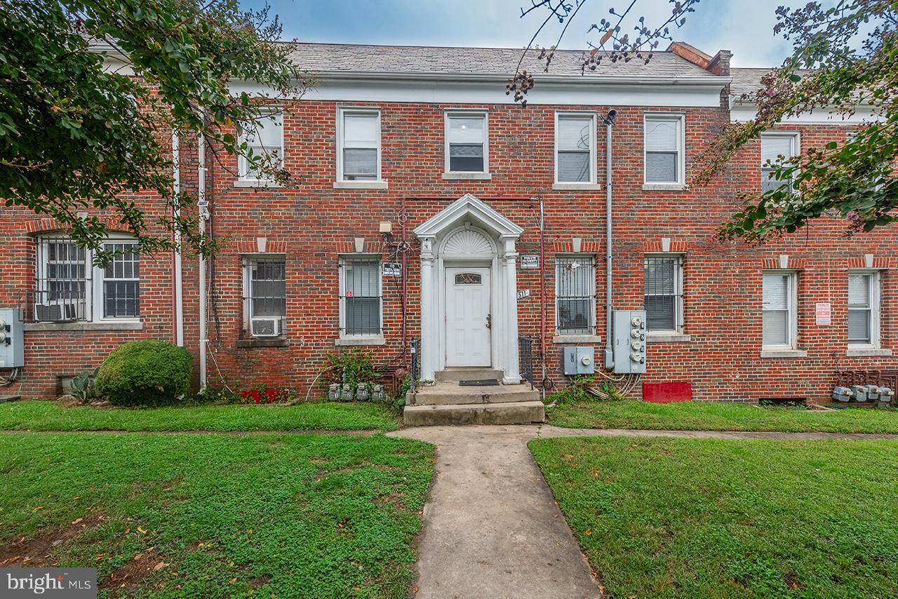 1511 17TH Street - Photo 1