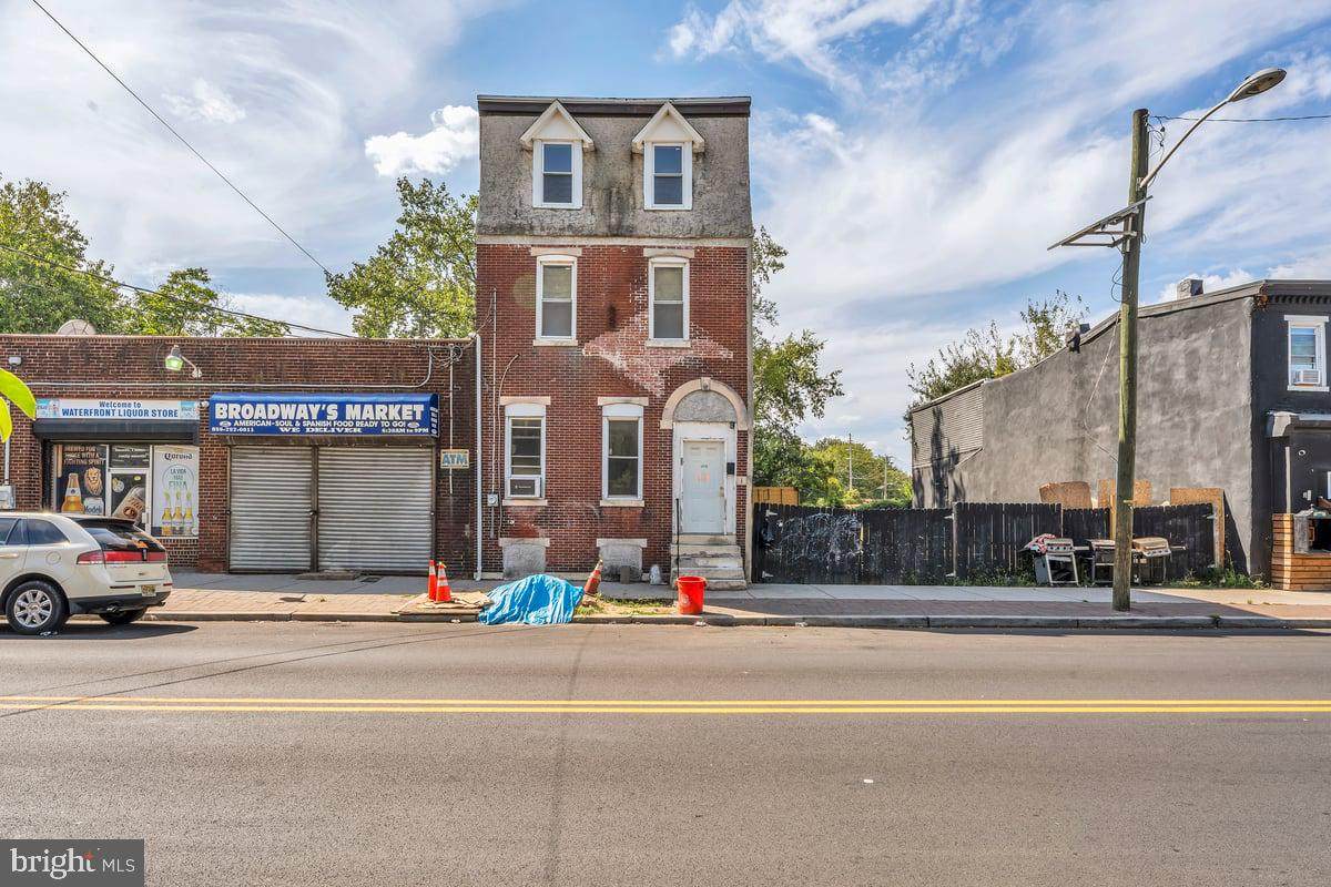 1715 Broadway - Photo 1