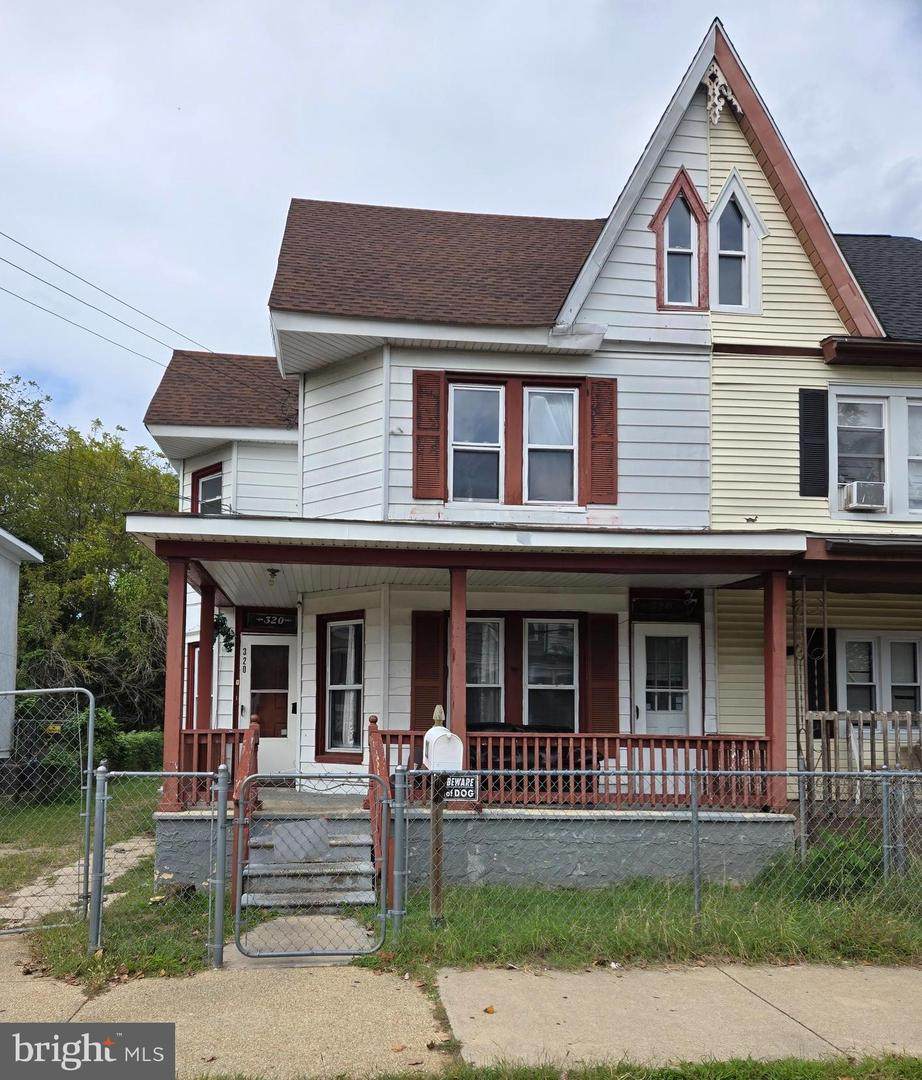 320 Oak Street - Photo 1