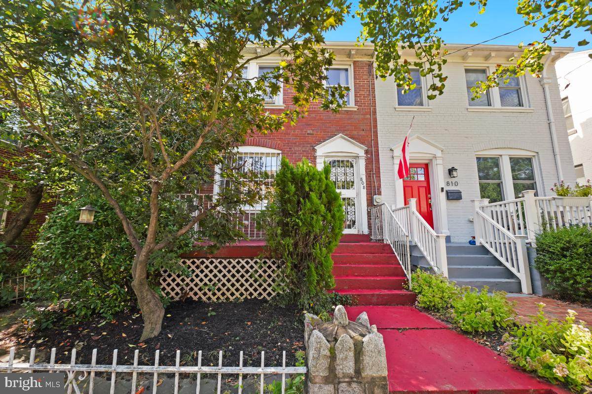 808 Somerset Place - Photo 1