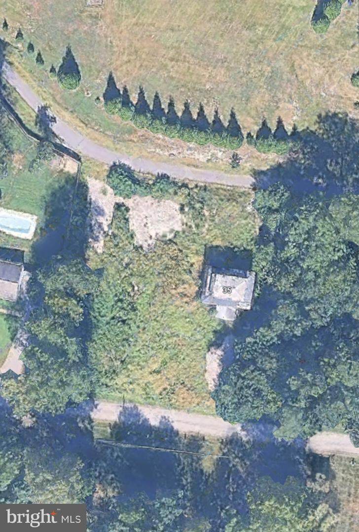 35 Shady Lane - Photo 1