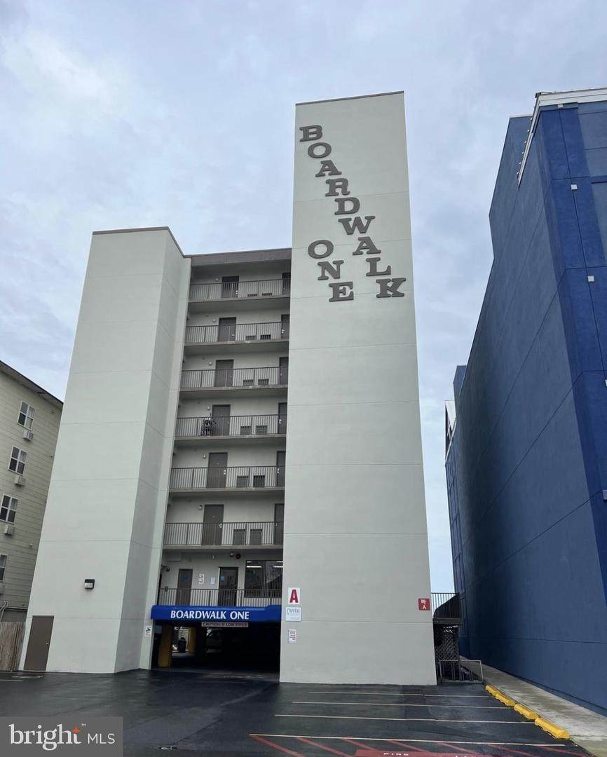 107 N Atlantic Ave - Photo 1