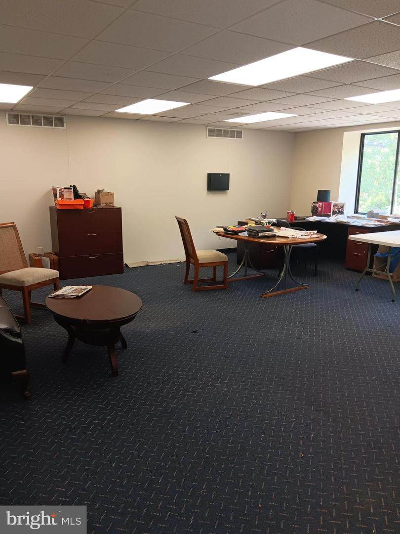 43C-UPSTAIRS Coles - Photo 1