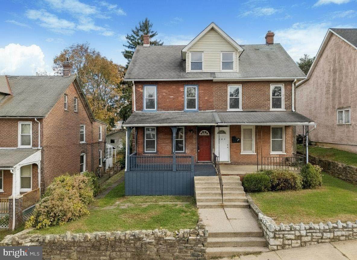 139 4TH Avenue - Photo 1