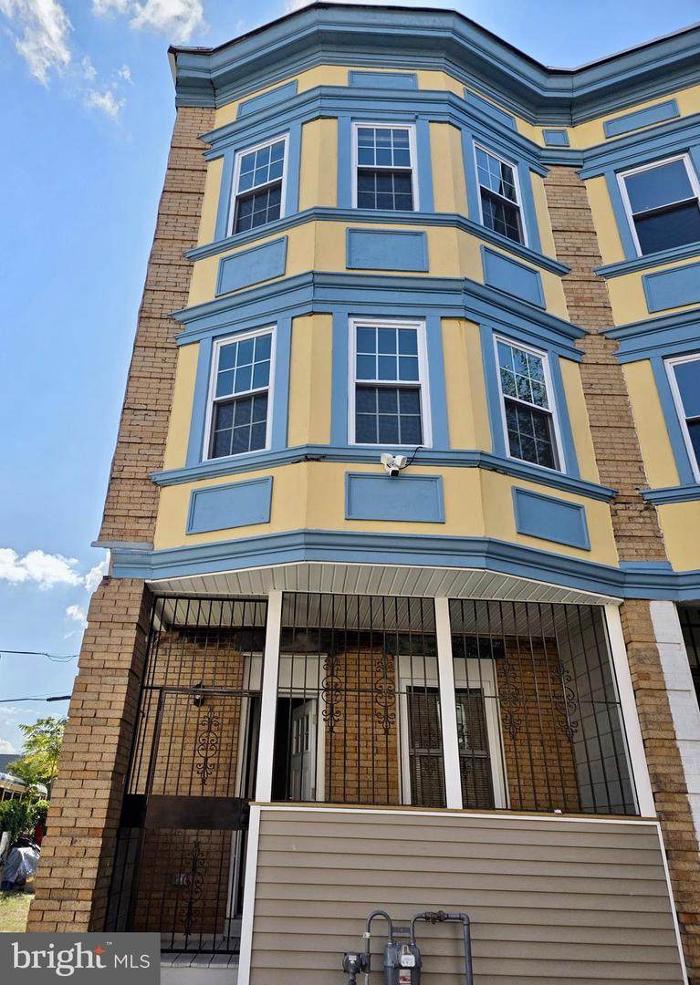 42 Mansion Avenue - Photo 1