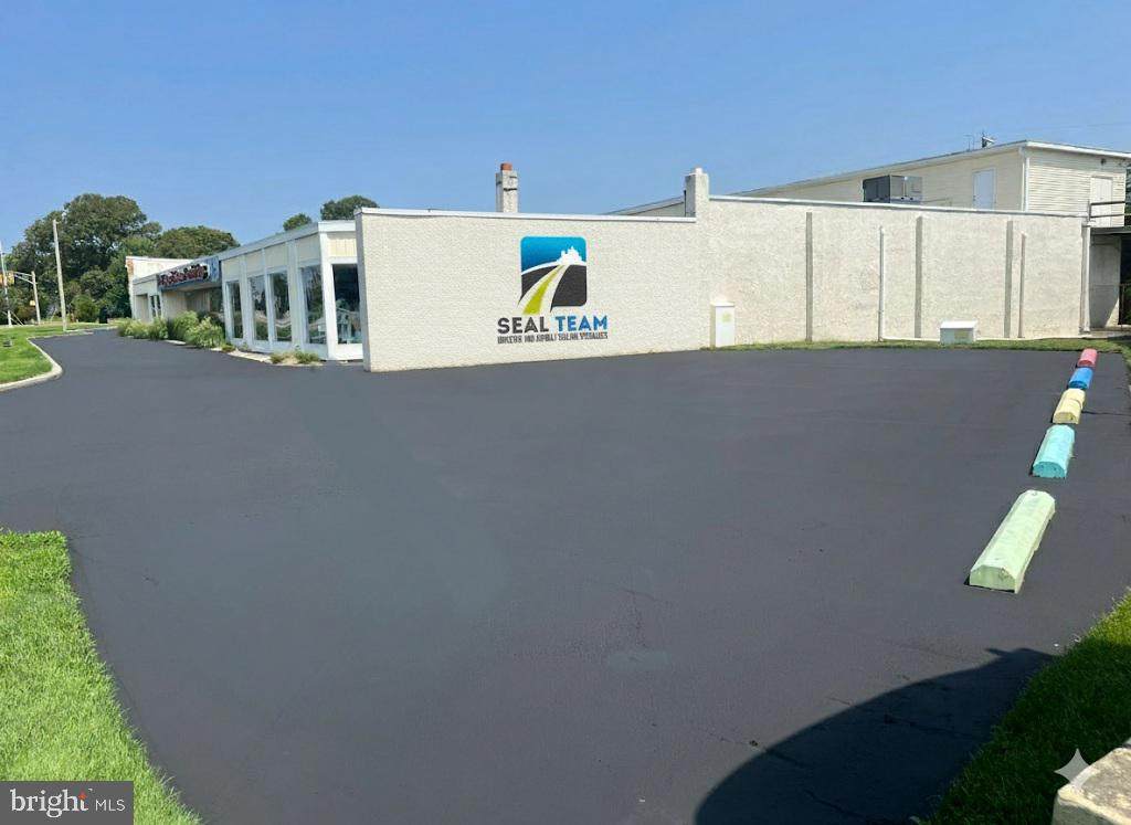 1205 Peterson Way - Photo 1