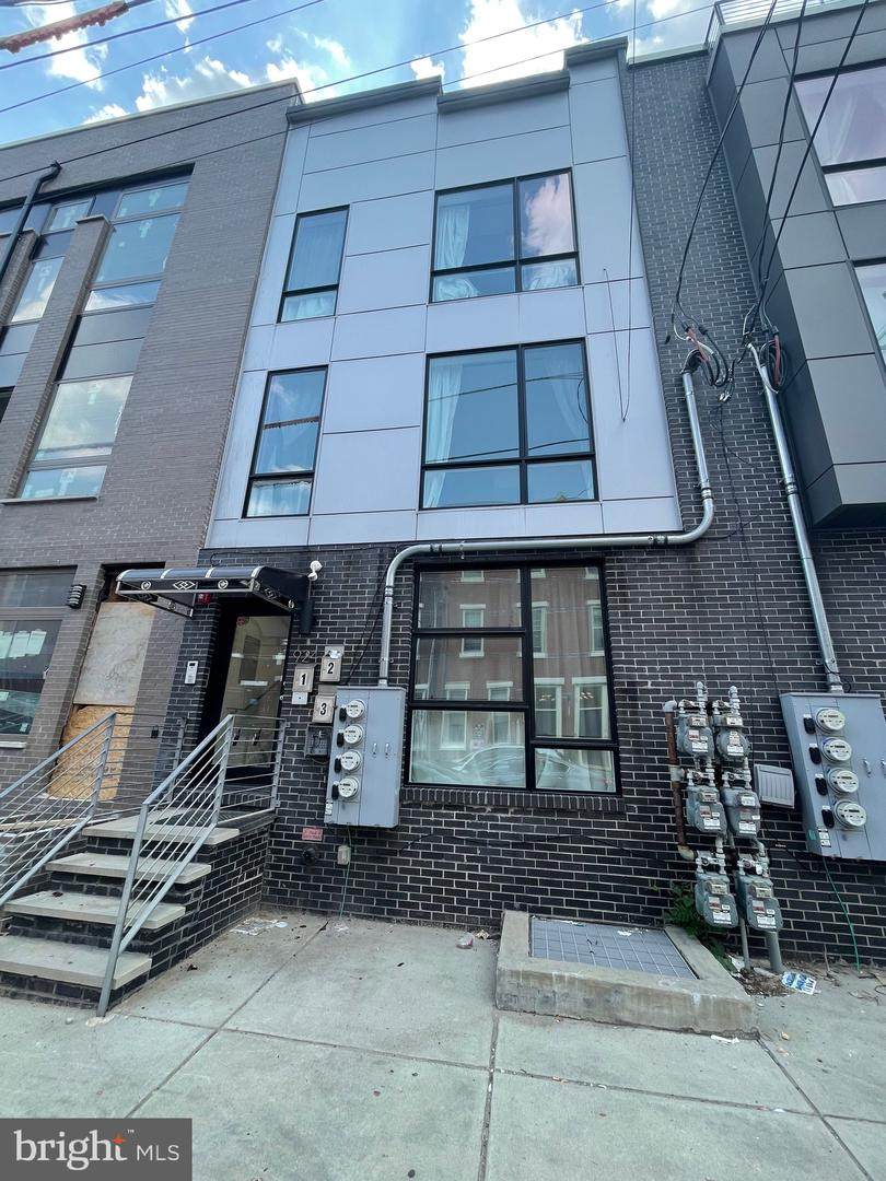 924 15TH Street - Photo 1