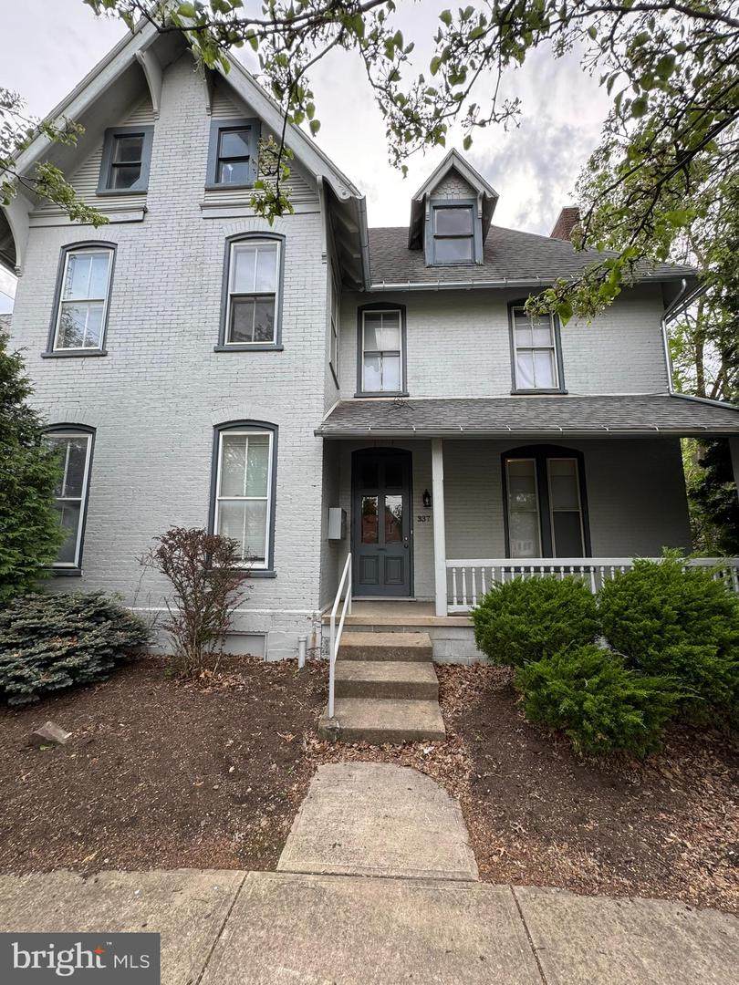 335-337 Center Street - Photo 1