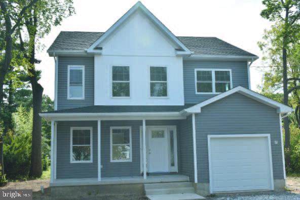 702 Delaware Ave - Photo 1